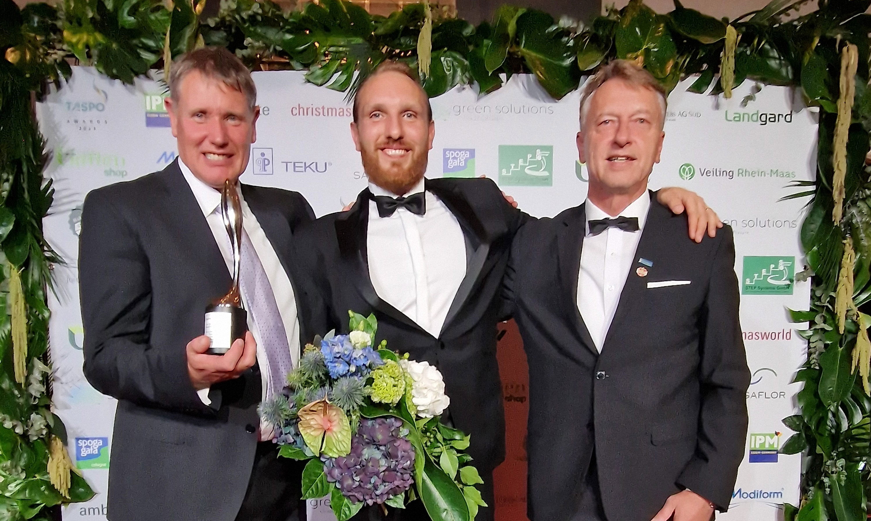 V.l.n.r.: Nico Volmary (Bruno Nebelung), Jacob Paul Rohn (SeedForward), Werner Großeschallau (Bruno Nebelung) © Andreas Schwarz V.l.n.r.: Nico Volmary (Bruno Nebelung), Jacob Paul Rohn (SeedForward), Werner Großeschallau (Bruno Nebelung) © Andreas Schwarz